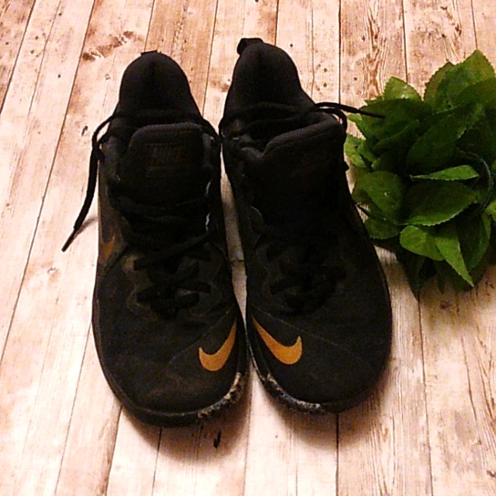 Nike Boy's sneakers size 7